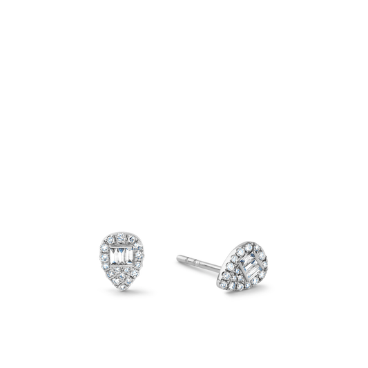 Oliver Heemeyer Lee diamond ear studs made of 18k white gold.